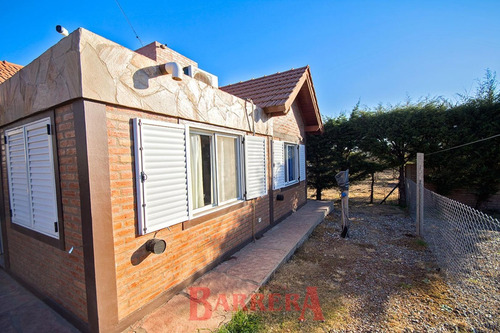 Imagen 3 de 16 de Casa Y Galpón Sobre Lote 3287 M2