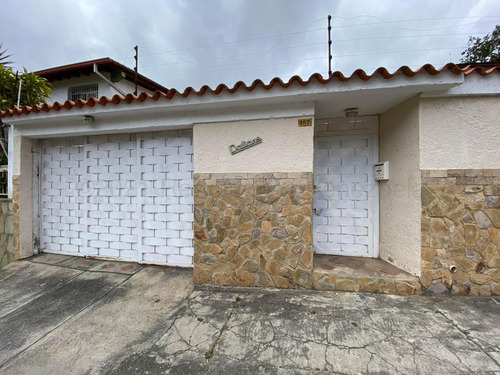 Imagen 4 de 30 de Casa_en_venta_en_caracas_en_santa-sofia_ Rah-21-17668 Orlando Figueira 04125535289/04242942992