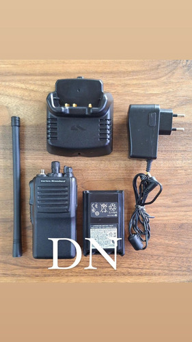 Walkie-talkie Vertex Standard Vx231 Vx231 E Frequência Uhf - Preto 100/240v