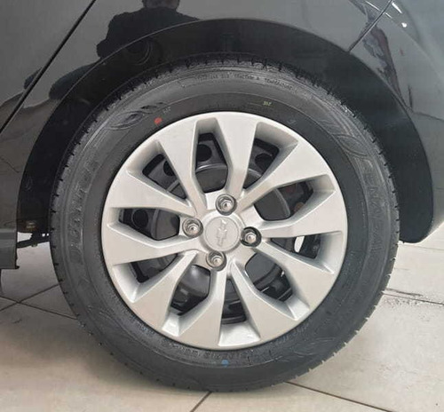 Imagem 11 de 11 de Chevrolet Onix Lt 1.4 Mpfi 8v 4p Mec.