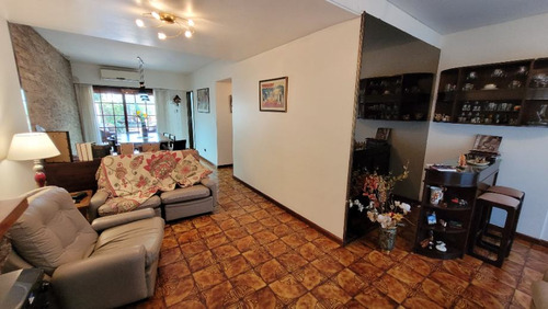 Chalet En Venta En Haedo Sur
