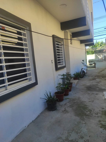 Apartamento En Renta, Barrio Lindo Constanza!