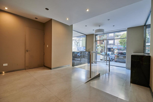 Venta 2 Ambientes Con Balcón Piso Alto - Villa Urquiza