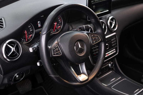 Imagem 6 de 14 de Mercedes-benz A200 Sport 1.6t Flex 156cv C/teto Aut./2018