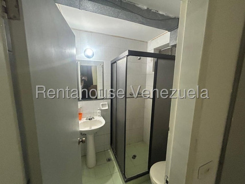 Amplio Apartamento En Alquiler En Alto Hatillo #25-13619 Josmary Sanjuan