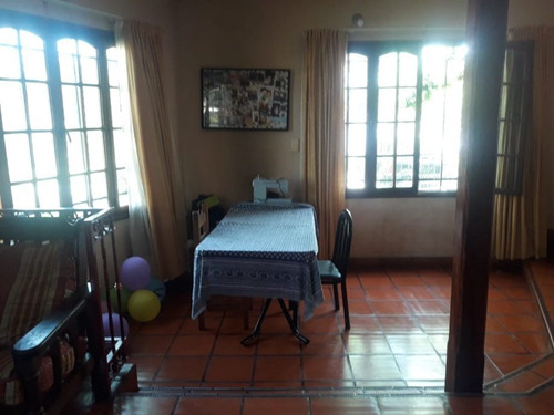 Imagen 9 de 14 de Permuta - Chalet De 4 Ambientes En Venta - Moron Sur