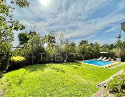 Casa En Venta De 4 Dorm. En La Reina