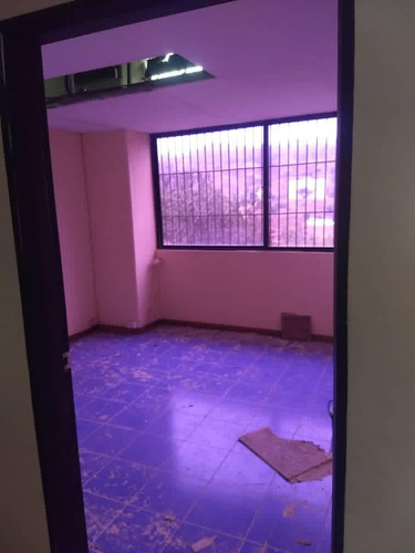 Imagen 10 de 14 de Planta Industrial En Alquiler Guaicay 875 M2