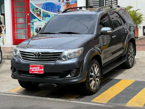 Toyota Fortuner SR5 2.7L GASOLINA 4X2 AT