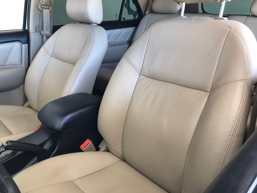 Imagem 7 de 9 de Toyota Hilux Sw4 4x2 Sr 2015