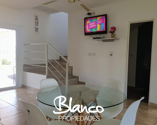 A Laguna! Venta De Excelente Propiedad De Dos Plantas Dentro Del Barrio San Matías