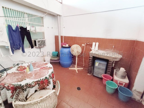 Amplia Casa En Venta Ubicada En Calle Tranquila Y Segura De El Paraíso Cabudare,gabriela C