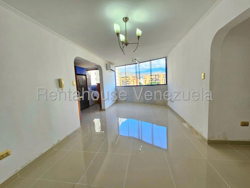 Apartamento En Venta Base Aragua Maracay Con Pozo De Agua Piscina Piso Medio Vigilancia Kg:25-12193