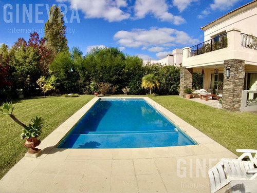 Casa En Venta En Nordelta Barrio El Golf