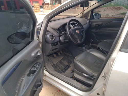 Imagem 9 de 13 de Fiat Punto Attractive 1.4 8v Flex