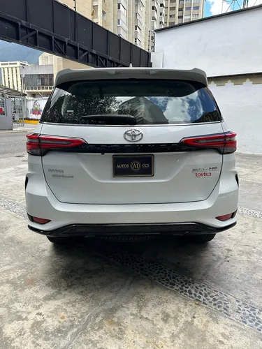 Toyota Fortuner Sw4 2025