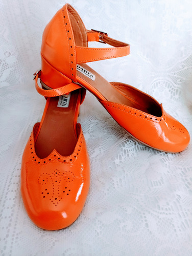 Zapato Oxford Taco Bajo, Gandarva Talla 40 Naranja