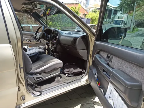 Nissan Pathfinder 3.3 R50 Std