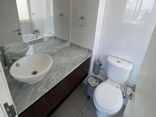 Amplio Depto En Arriendo 3d/2b Con Vista Despejada