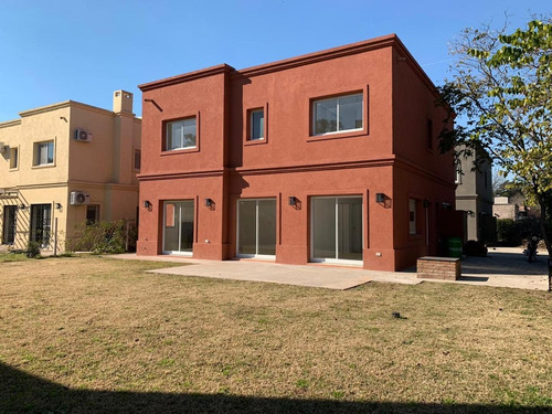 Imagen 12 de 22 de Casas En B° Con Porton Excelente Ubicacion