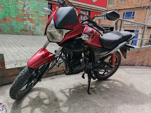 Se Encuentra Ubicada En Bogotá En Candelaria La Nueva