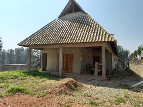 Vendo Casa Inacabada, Estilo Chalé, Com Um Lindo Sótão Com Vista Para O Lago.