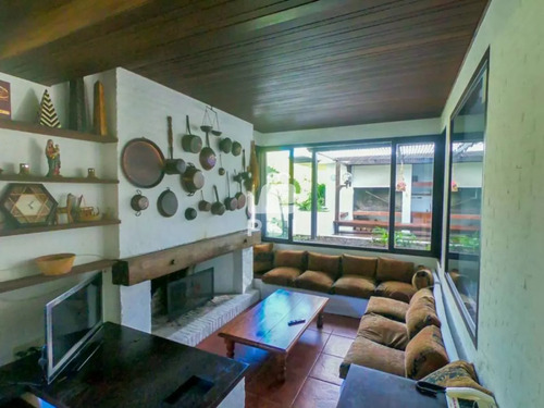 Casa En Solana 6 Dormitorios - Ref : Pbi1814