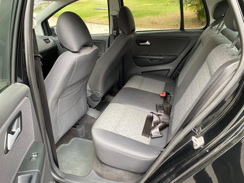 Imagem 5 de 10 de Volkswagen Fox 1.6 Mi Total Flex 8v 5p 2013 Completo