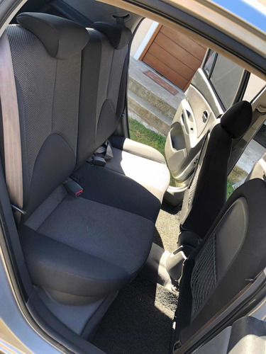 Kia Rio Automático