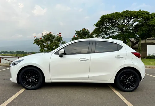 Mazda 2 1.5 Grand Touring Lx blindaje 2