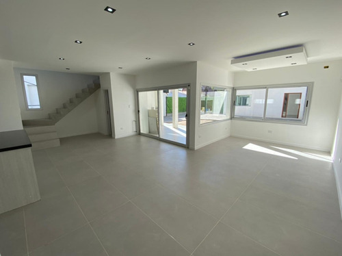 Imagen 9 de 30 de Casa En Venta - 3 Dormitorios - Micro Housing - Villa Belgrano