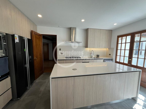 Casa En Venta De 6 Dorm. En Santo Domingo
