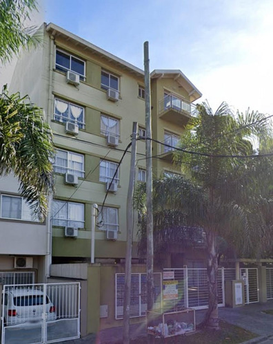 En Martin Coronado: Duplex En Edificio Con Cochera 2do Piso Contrafrente Con Dos Balcones; 3 Ambientes 2 Baños Cochera Opcional F: 5907