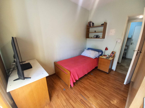 Amplio Ph De 4 Ambientes + Terraza Con Quincho Y Balcón En Flores Sur