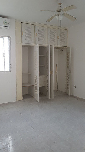 Imagen 7 de 10 de Rento Casa En Residencia Santa Fe Al Final De Av. La Luna