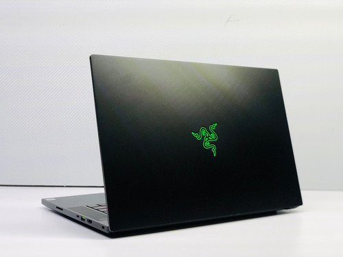 Laptop Gamer Razer Blade 15, Core I7 10ma, Rtx 2070 Super Negro (Reacondicionado)