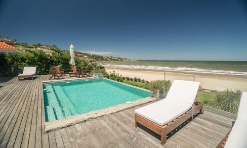 Casa En Venta De 4 Dormitorios En Punta Ballena