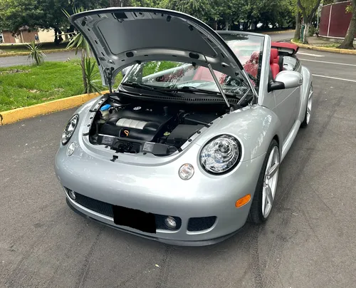 Volkswagen Beetle 2.0 Cabrio Turbo 5vel Piel Mt