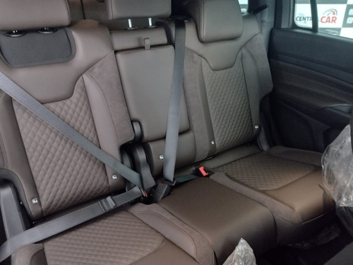 Imagem 9 de 15 de Jeep Commander Overland 7 Lugares