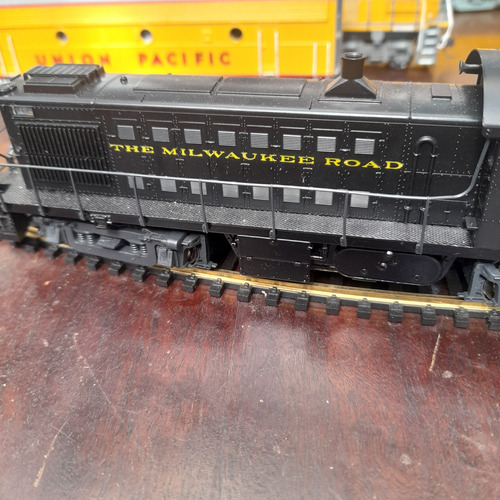 Locomotiva Ho Alco Rs-1 Milwaukee 1678 Atlas 7 Polegadas /24