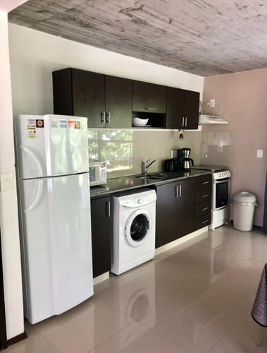 Imagen 4 de 14 de Casa En Alquiler Solanas