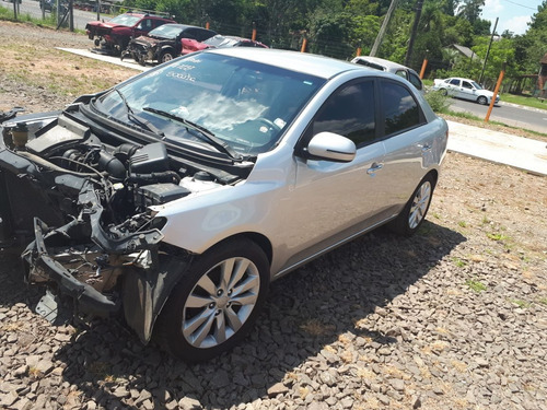Imagem 3 de 7 de Sucata Kia Cerato Sx3 2012 1.6 Automatico - Rs Auto Peças