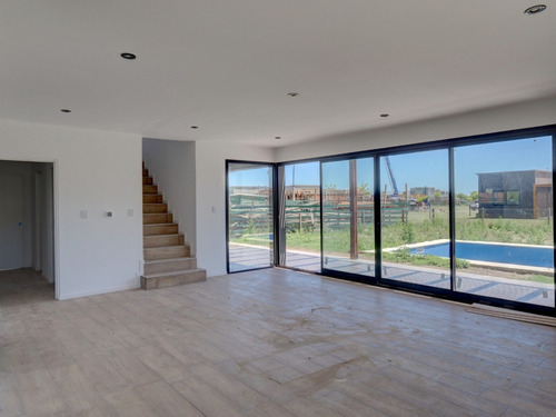 Imagen 12 de 17 de Hermosa Casa En Venta En Barrio Acacias, Puertos Del Lago