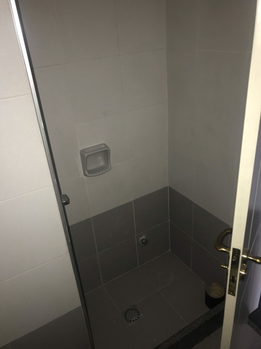 Oficina En Venta Zona Ciudad Vieja Oportunidad.