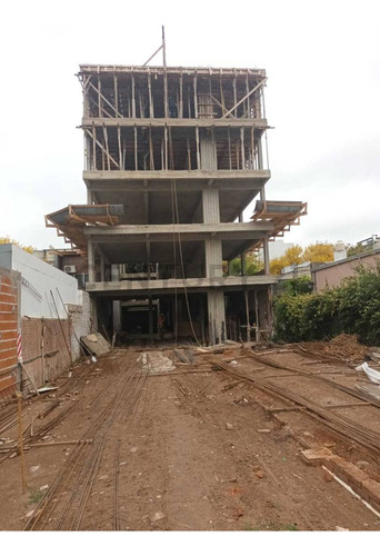Monoambiente En Construcción Con Balcón 4º Piso Al Contrafrente, La Plata