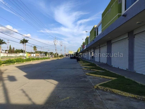 25-4710 Rahdeleste Vende Local Comercial Una Excelente Oportunidad De Inversión En Zona De Crecimiento En Cabudare, 25-4710 Av Intercomunal Muy Cercano A Mundo Traki En Centro Comercial Con Seguridad