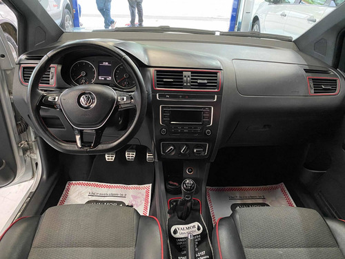 Volkswagen Fox 2016 1.6 Rock In Rio Total Flex 5p