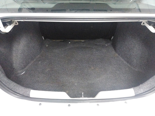Imagen 13 de 15 de Volkswagen Gol 2017 1.6 Trendline Mt 4 P