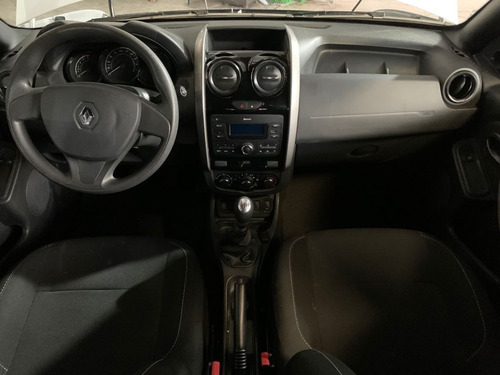 Imagen 9 de 10 de Renault Duster Zen 2019.