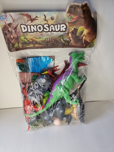 Set De Dinosaurios Con Accesorios Y Paisaje 